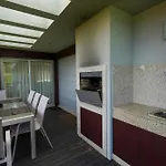 بيت للعطل House On The *