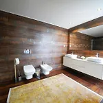 بيت للعطل House On The