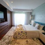 House On The بيت للعطل *