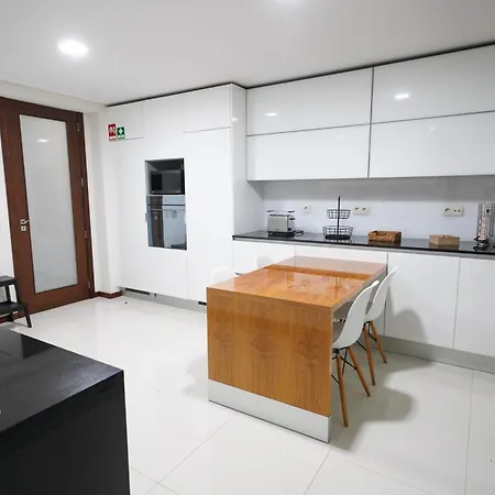 House On The Nyaraló