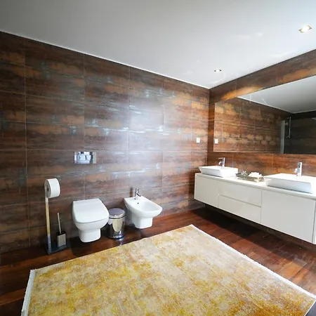 Semesterbostad House On The