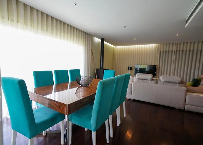 Prázdninový dům House On The *